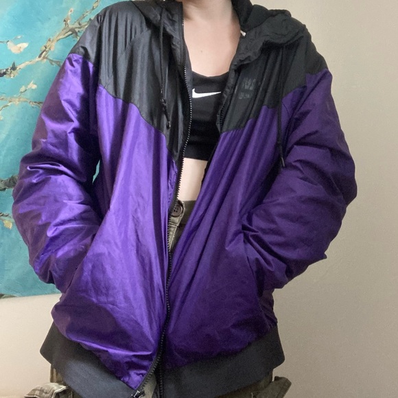 Vintage Nike Windbreaker! - Picture 2 of 11